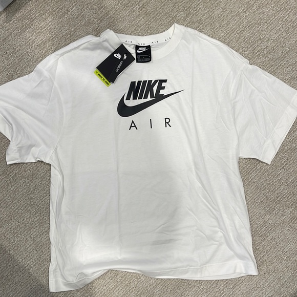 Nike Tops - Nike Women’s M loose fit tee